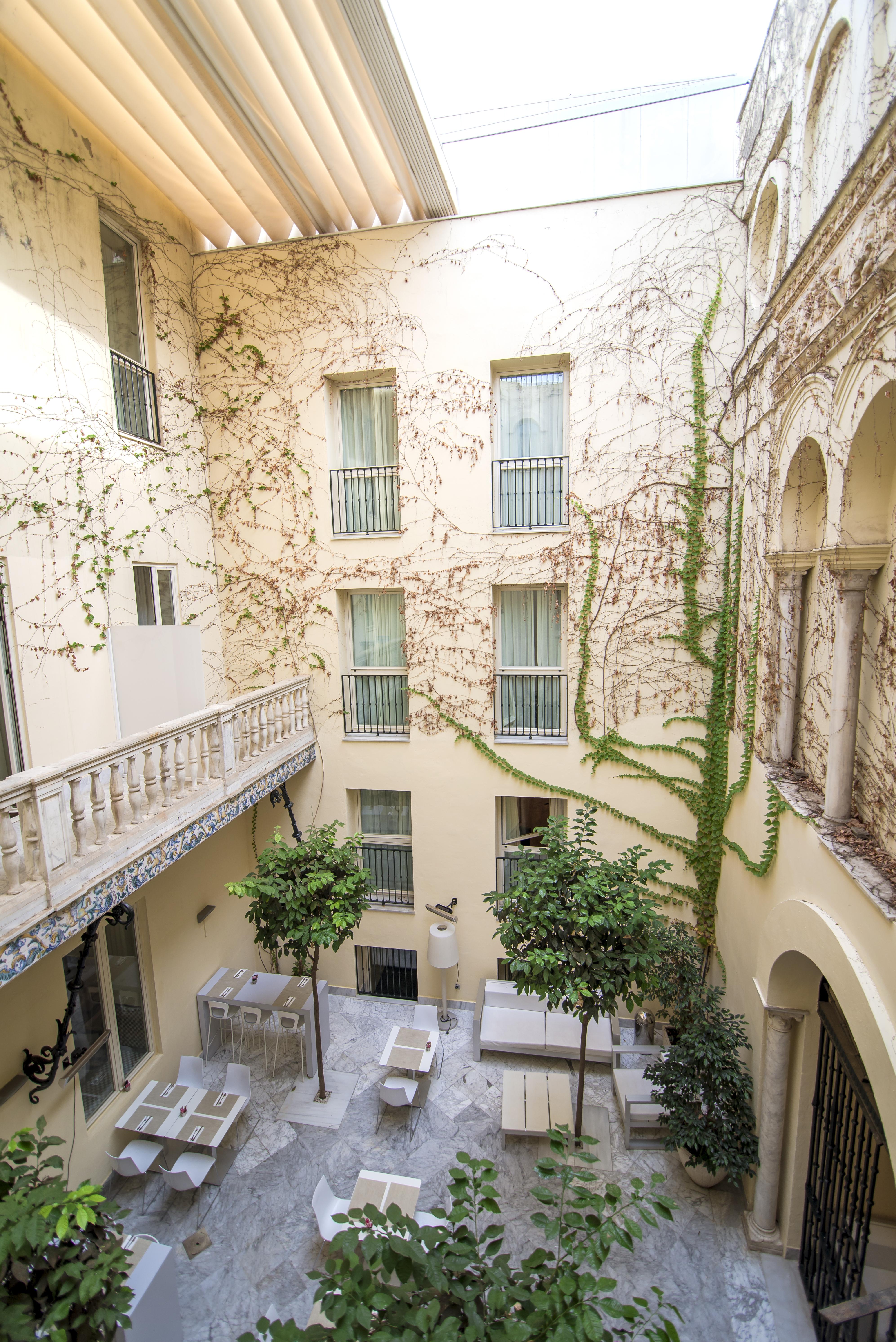 Petit Palace Santa Cruz Hotel Seville Exterior photo