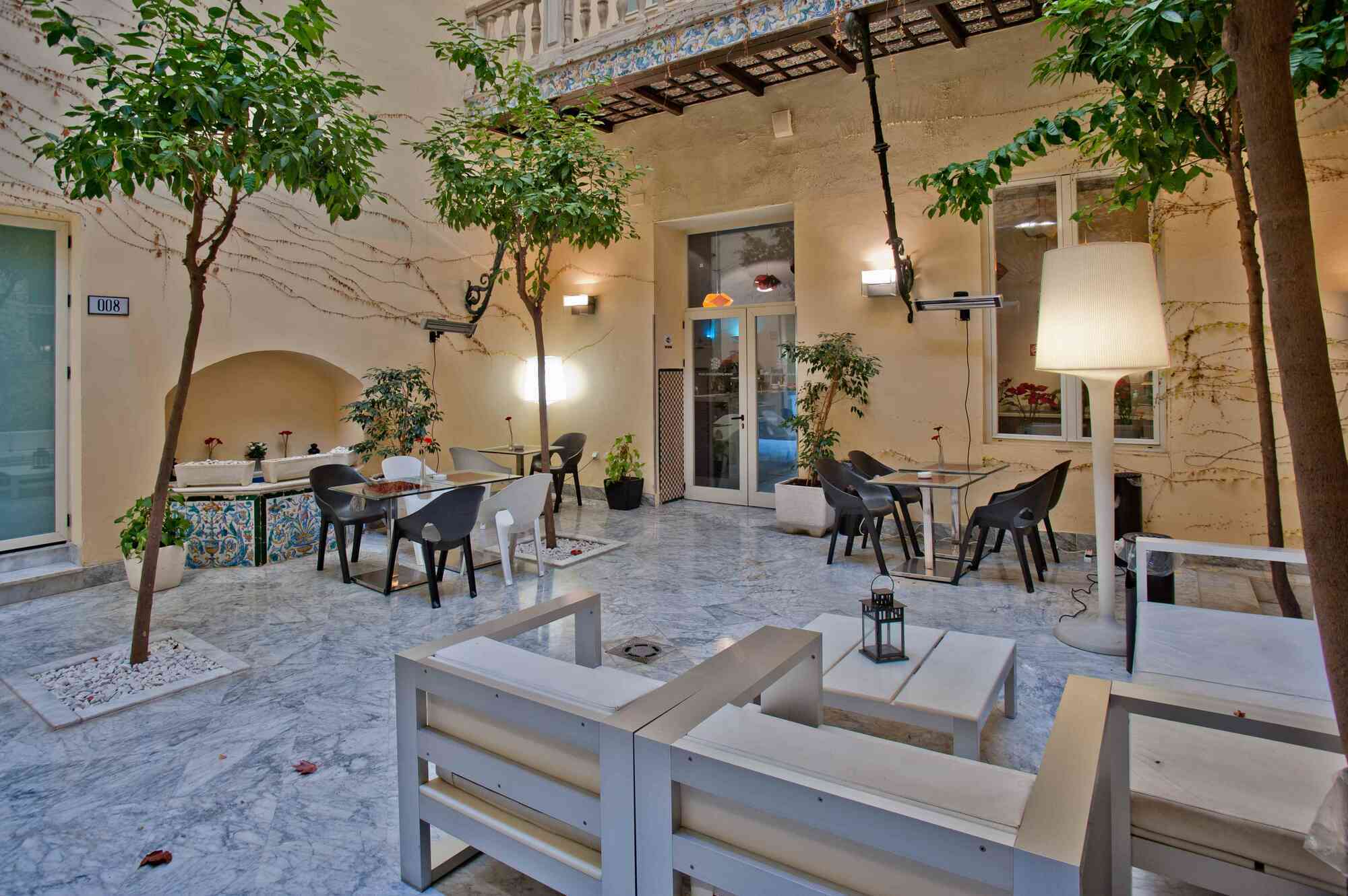 Petit Palace Santa Cruz Hotel Seville Exterior photo